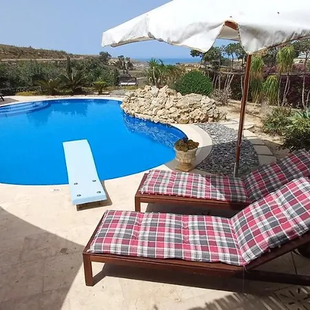 別荘 Dar Ta' Xmun - Idyllic With Pool, Garden, Seaview & Sunset *