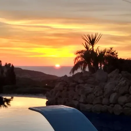 Dar Ta' Xmun - Idyllic With Pool, Garden, Seaview & Sunset 別荘 サン・ローレンツ