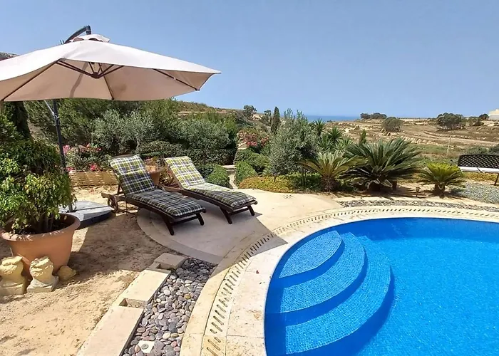 Dar Ta' Xmun - Idyllic With Pool, Garden, Seaview & Sunset サン・ローレンツ