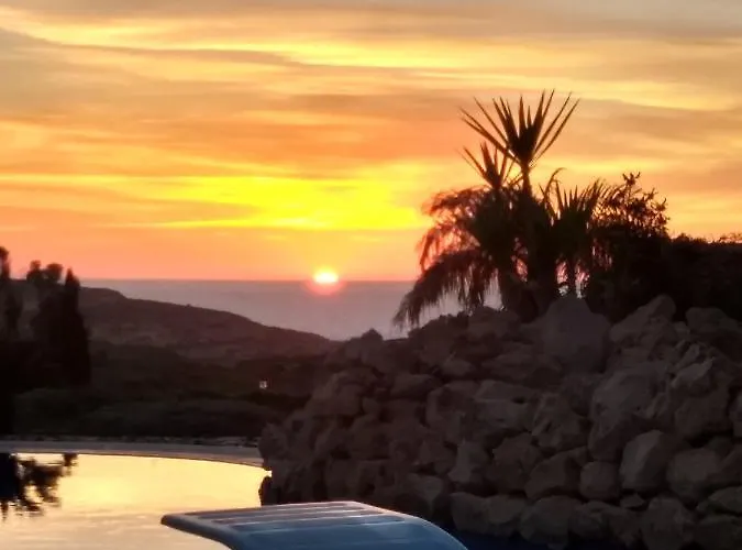 Dar Ta' Xmun - Idyllic With Pool, Garden, Seaview & Sunset 別荘 サン・ローレンツ