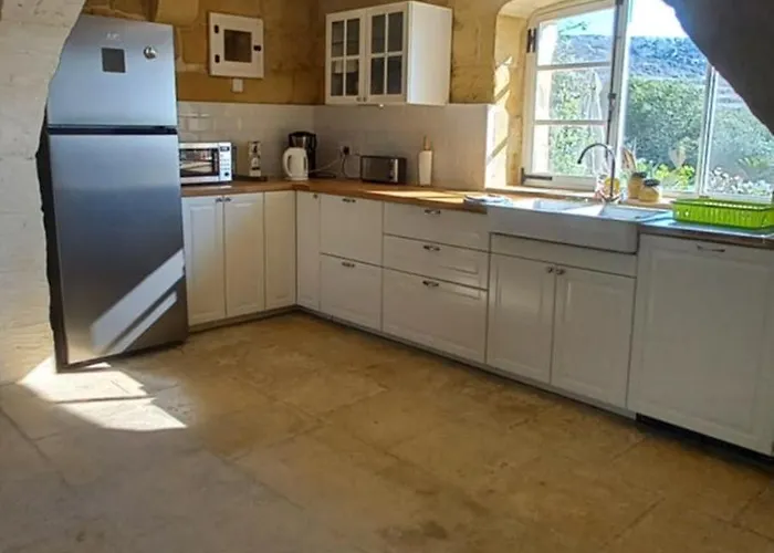 Dar Ta' Xmun - Idyllic With Pool, Garden, Seaview & Sunset