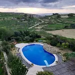 Dar Ta' Xmun - Idyllic With Pool, Garden, Seaview & Sunset *