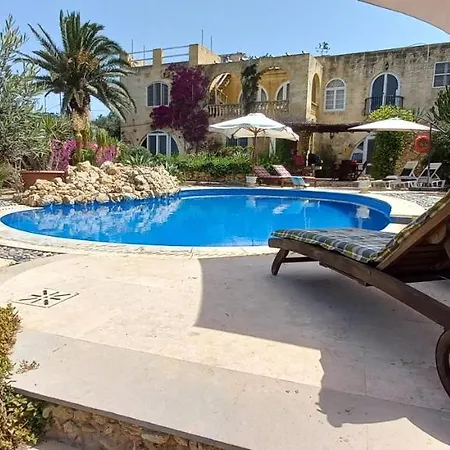 Dar Ta' Xmun - Idyllic With Pool, Garden, Seaview & Sunset Holiday home *