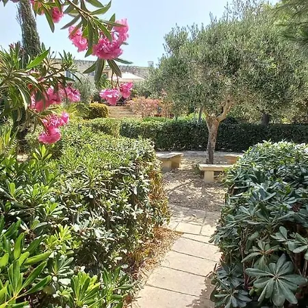 Dar Ta' Xmun - Idyllic With Pool, Garden, Seaview & Sunset *