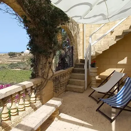 Dar Ta' Xmun - Idyllic With Pool, Garden, Seaview & Sunset