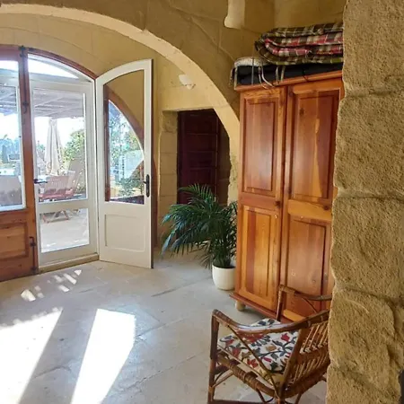 Dar Ta' Xmun - Idyllic With Pool, Garden, Seaview & Sunset Holiday home San Lawrenz
