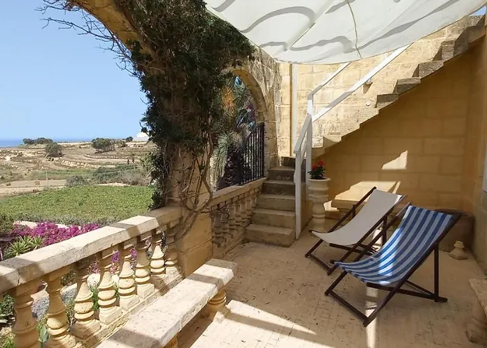 Dar Ta' Xmun - Idyllic With Pool, Garden, Seaview & Sunset