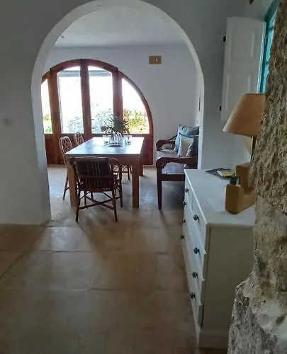 Dar Ta' Xmun - Idyllic With Pool, Garden, Seaview & Sunset *