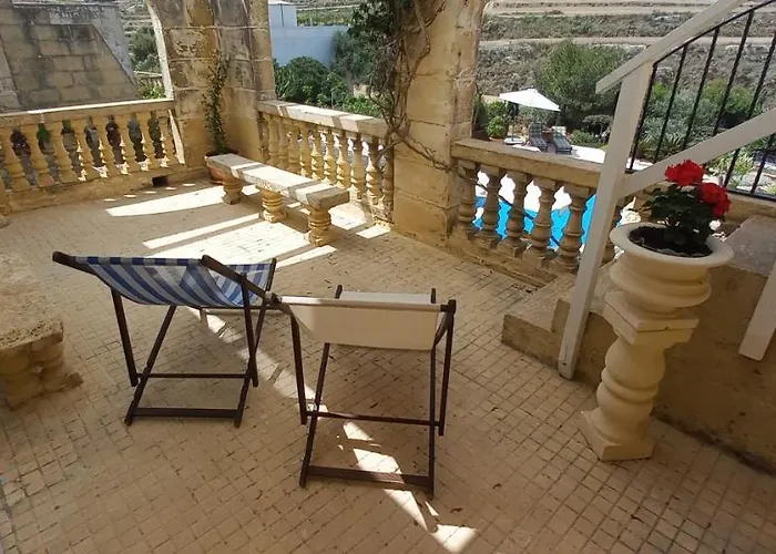 Dar Ta' Xmun - Idyllic With Pool, Garden, Seaview & Sunset *