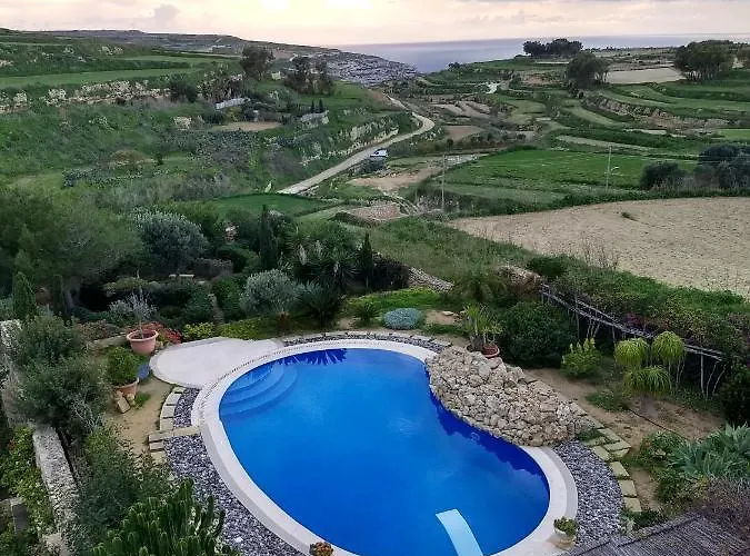 Dar Ta' Xmun - Idyllic With Pool, Garden, Seaview & Sunset *