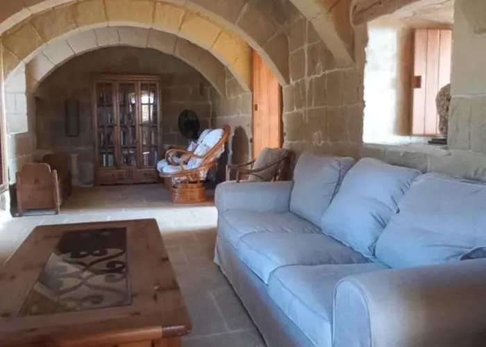 Feriehus Dar Ta' Xmun - Idyllic With Pool, Garden, Seaview & Sunset *